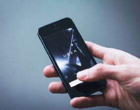 Incostituzionale la norma che di fatto aveva frenato la diffusione di Uber in Italia