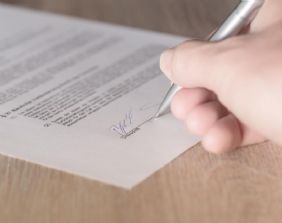 Per le Sezioni Unite la nullità delle fideiussioni omnibus a valle di intese anticoncorrenziali è parziale