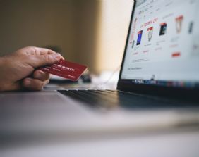 E-commerce: Commissione europea contesta ad Amazon la violazione di norme UE a tutela della concorrenza