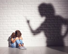 Ius educandi o corrigendi: profili penali e psico-pedagogici dell´abuso