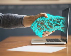 Esseri umani ed esseri sintetici: l´emersione del robotismo