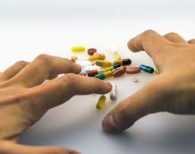 Le Sezioni Unite sul lucro di speciale tenuità e il reato di cessione di sostanze stupefacenti