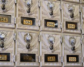Le Sezioni Unite sulla natura pubblicistica della raccolta del risparmio postale e sulla qualifica dell´operatore di Poste Italiane
